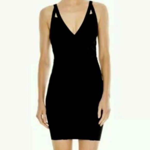 Guess Dresses & Skirts - BNWT Guess Chevron Mirage Bodycon Dress Medium